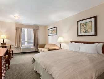 Days & By Wyndham Hotel 3*